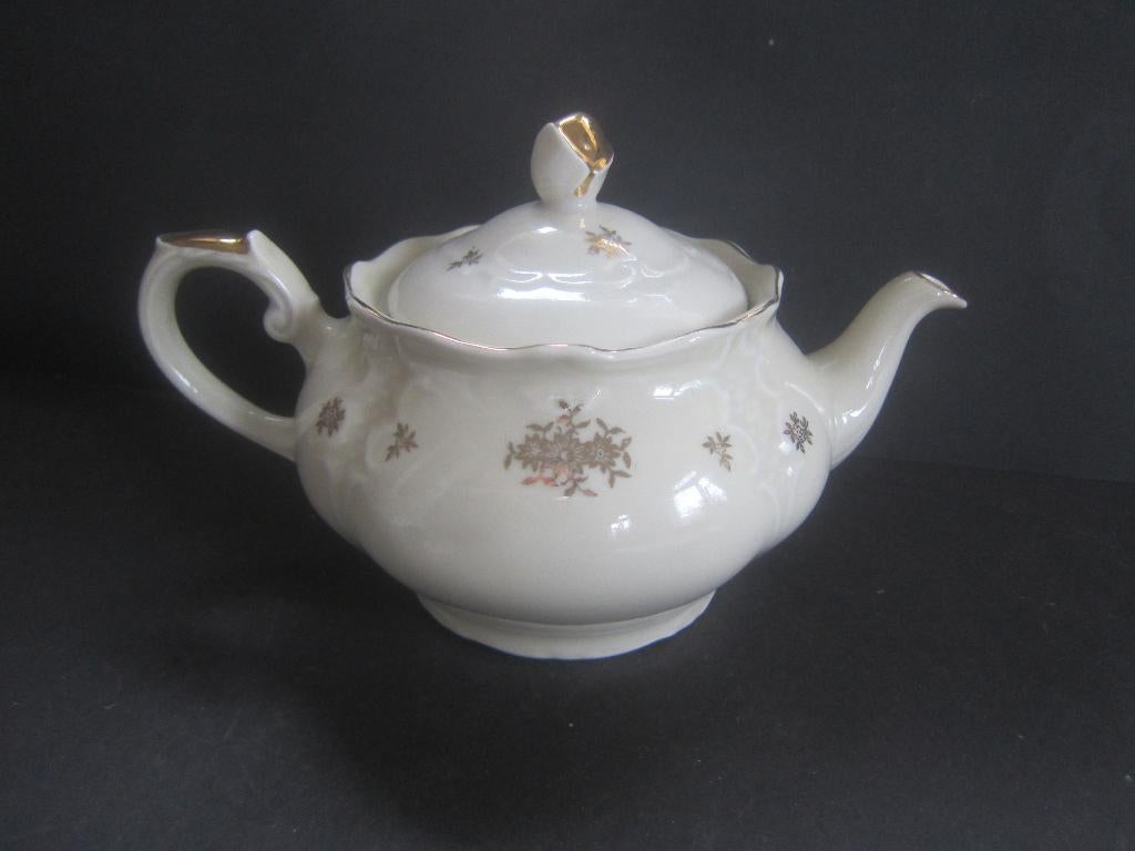 OUD servies MOSA MAASTRICHT bloemen en gouden rand ong 1960, Ophalen of Verzenden