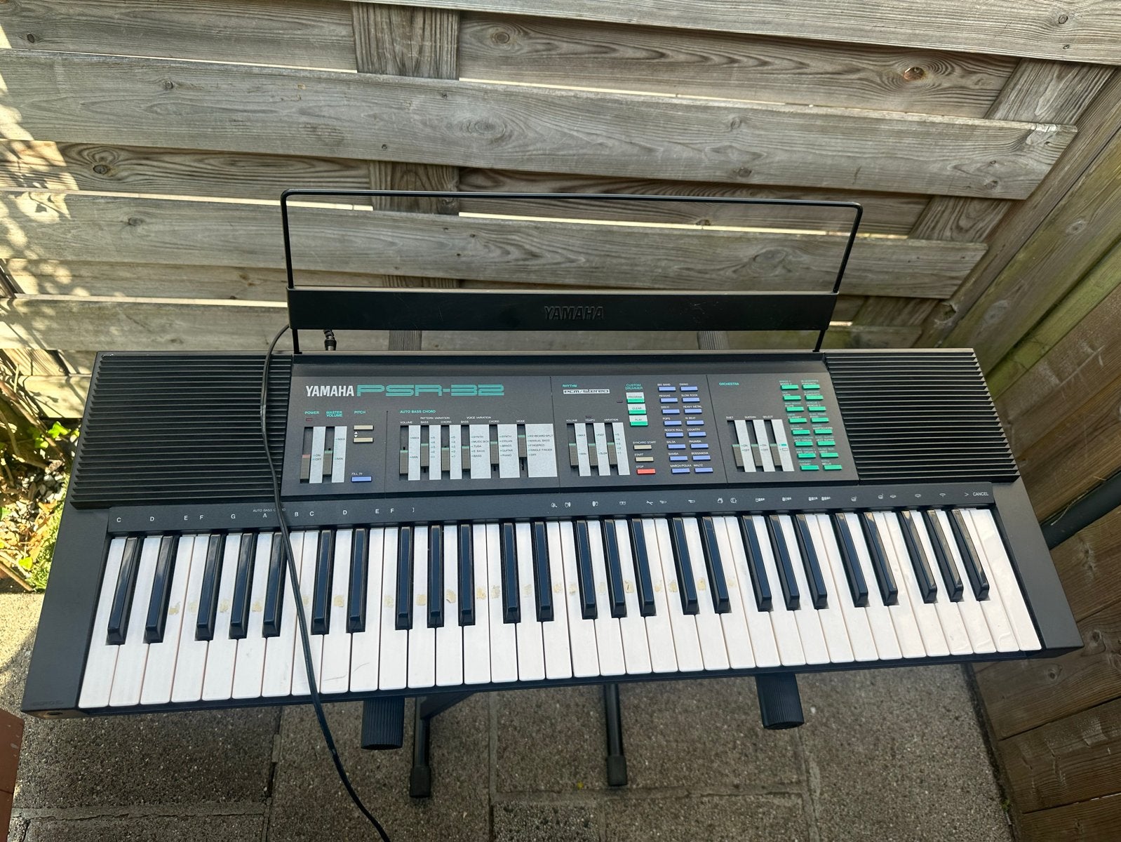 Yamaha PSR-32 Keyboard met standaard, Yamaha, Ophalen of Verzenden, Aanslaggevoelig, 61 toetsen
