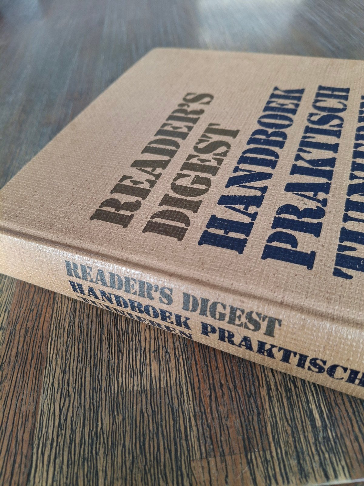 Foto 2 van Reader's Digest Handboek Praktisch Tuinieren