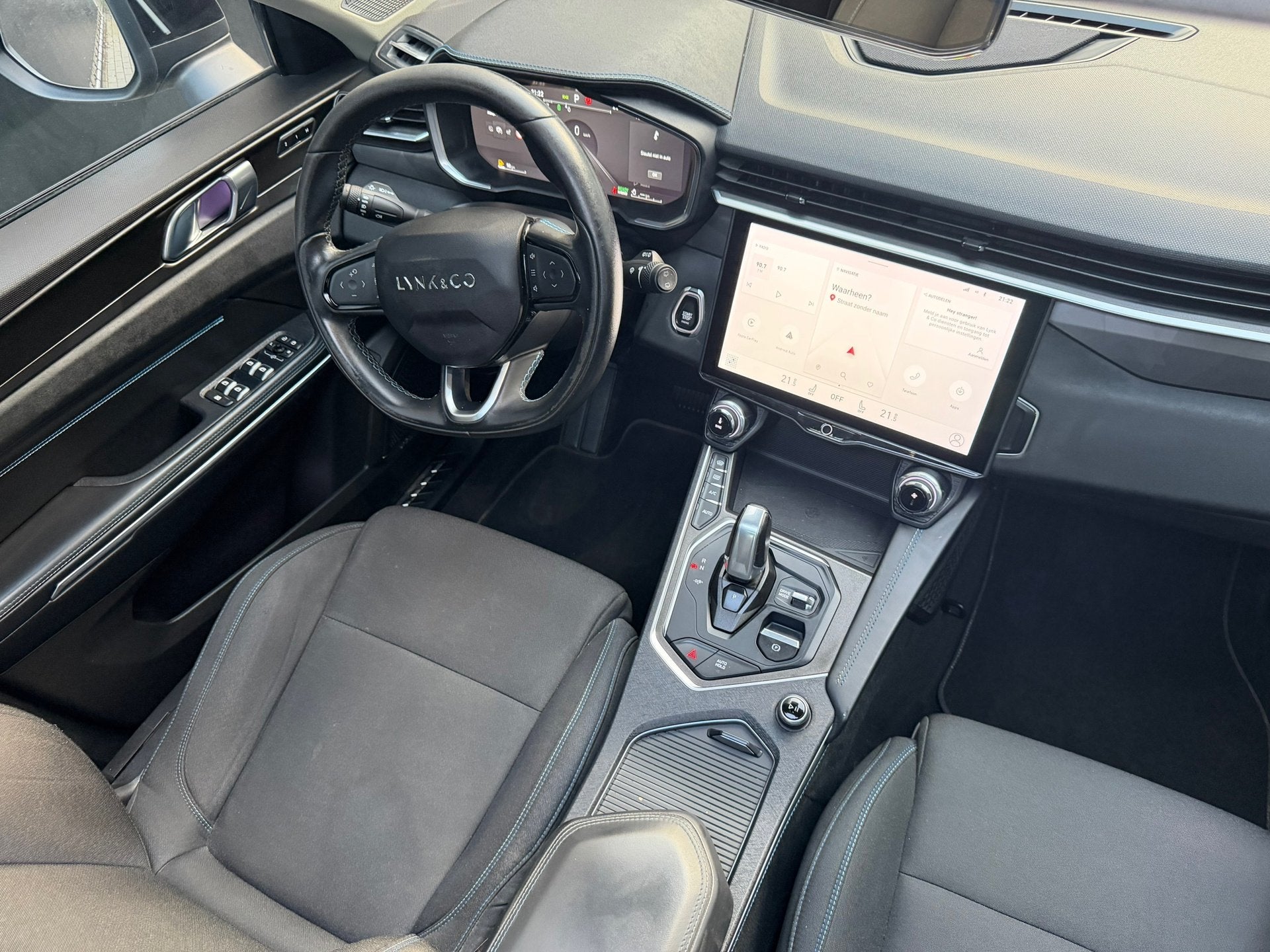 Lynk & Co 01 1.5 - Black Pano Carplay Memory stoelen Stoelve, Auto's, Dealer onderhouden, Stof, Zwart, Zwart