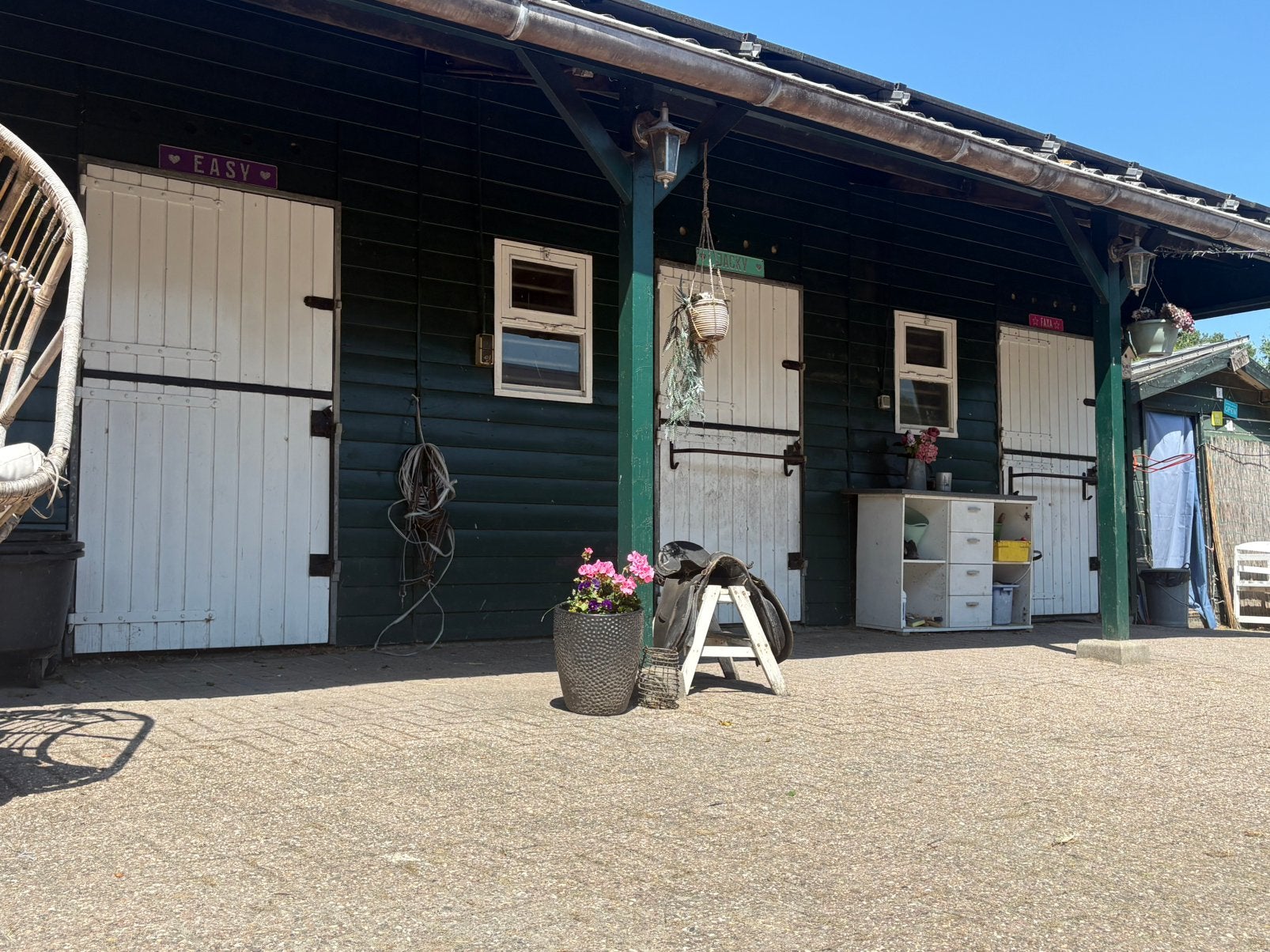 Stalling en weidegang aangeboden, Stalling