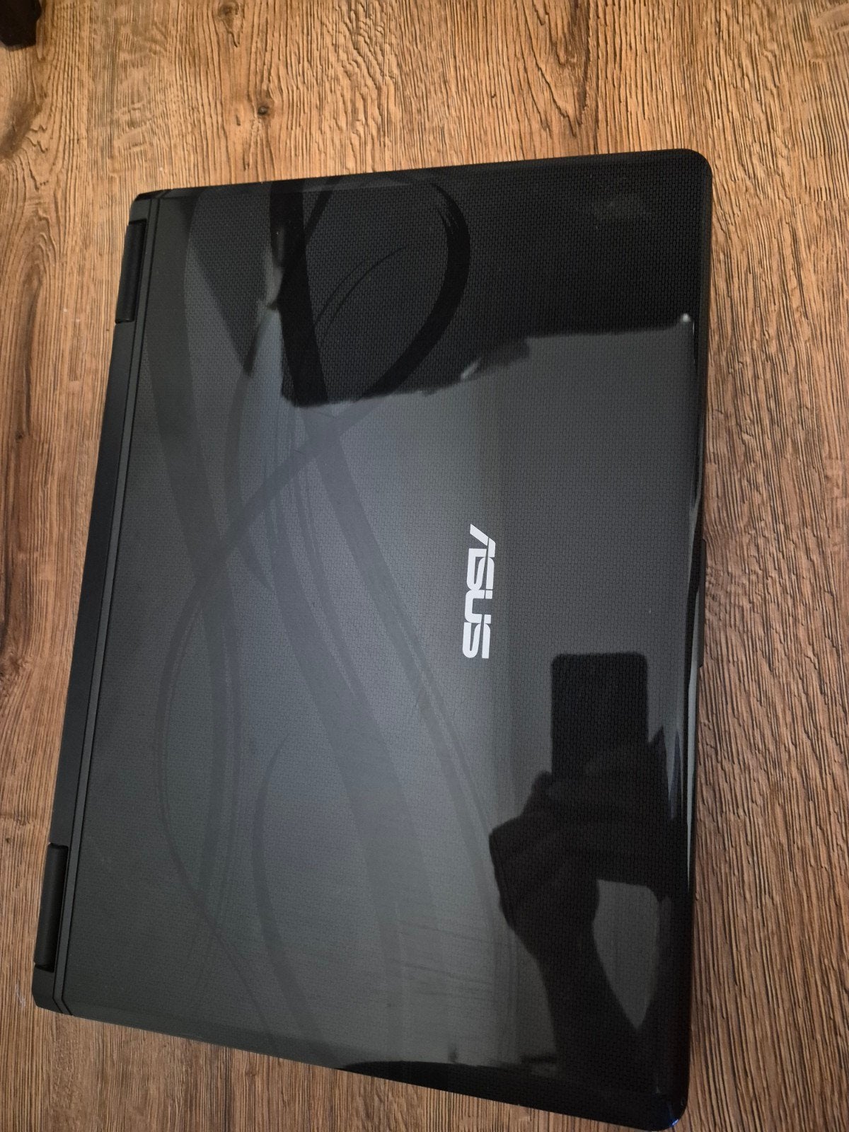 ASUS X71SL laptop Intel Core 2 Duo - accu laadt niet op, Intel Core 2 Duo T5850, ASUS, Ophalen of Verzenden, Niet werkend