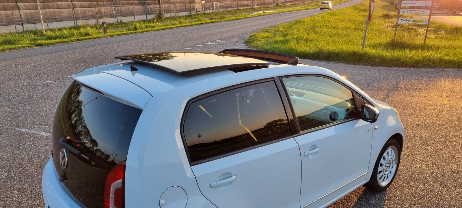 Volkswagen High up! PANO/ STOELVERWAR 1.0/75PK 5DRS 2013 Wit, Auto's, Volkswagen, 74 pk, Up!, 4 stoelen, Wit