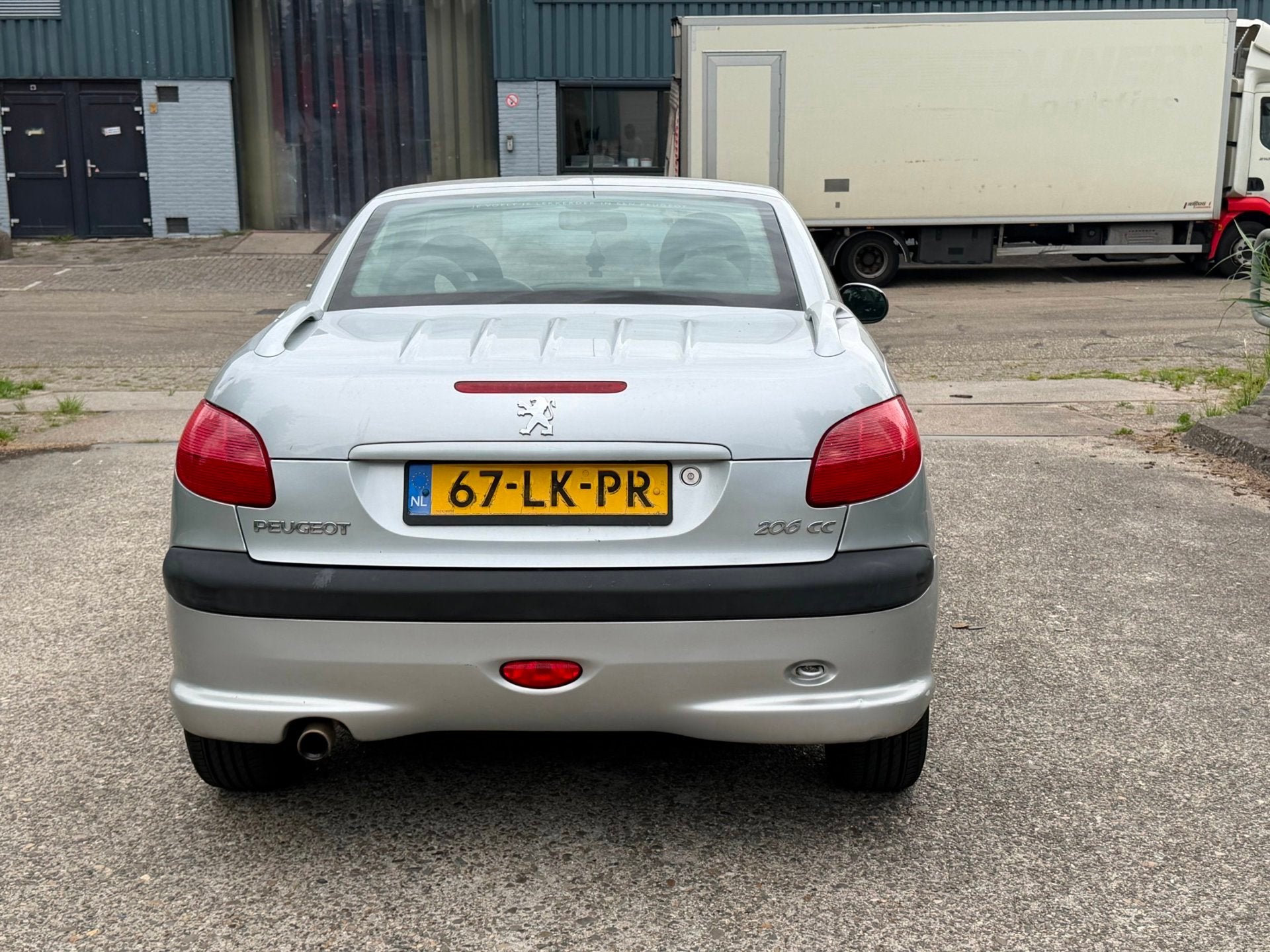 Peugeot 206 CC 1.6-16V Cabrio Airco! 95.000 KM NAP! 1 jaar A, Auto's, Voorwielaandrijving, Elektrische ramen, Gebruikt, 4 cilinders