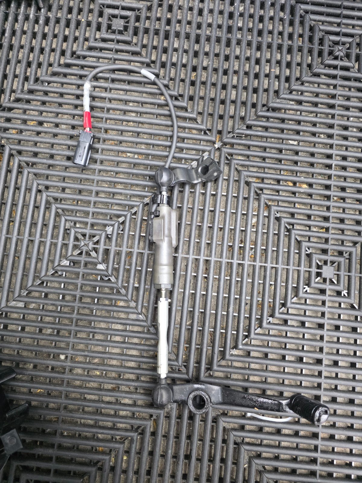 Yamaha MT09 2024 quickshifter, Ophalen