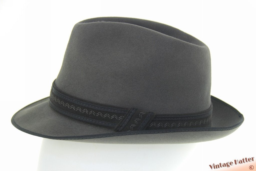Vintage gleufhoed Rockel blauwig grijs 57 gratis verzenden, Merk bestaat niet meer, Ophalen of Verzenden, Rockel Hutfabrik, Alsfeld (D)