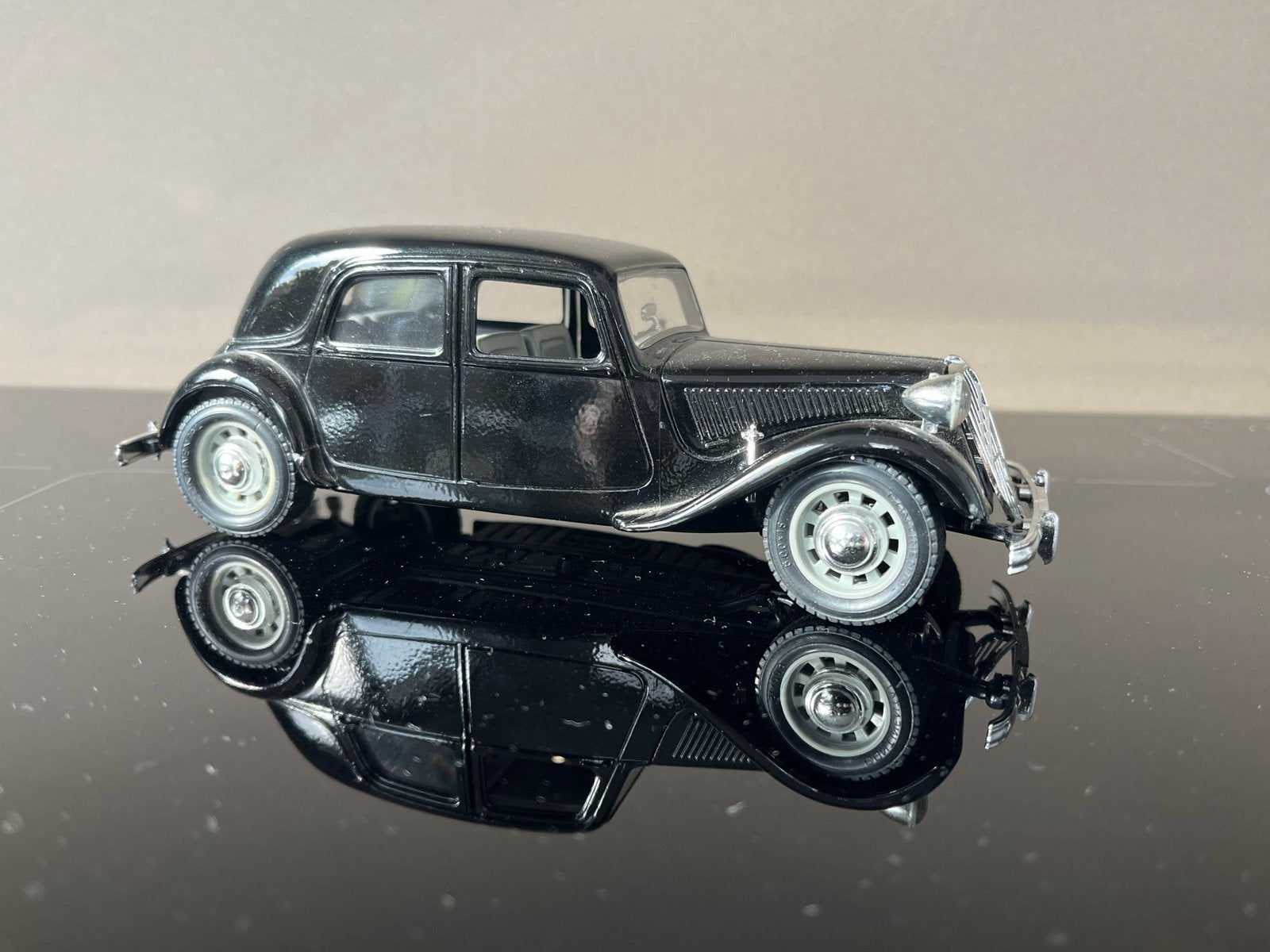 Citroën Traction Avant 15 Six Miniatuurmodel Zwart, Ophalen of Verzenden, Gebruikt, Overige typen