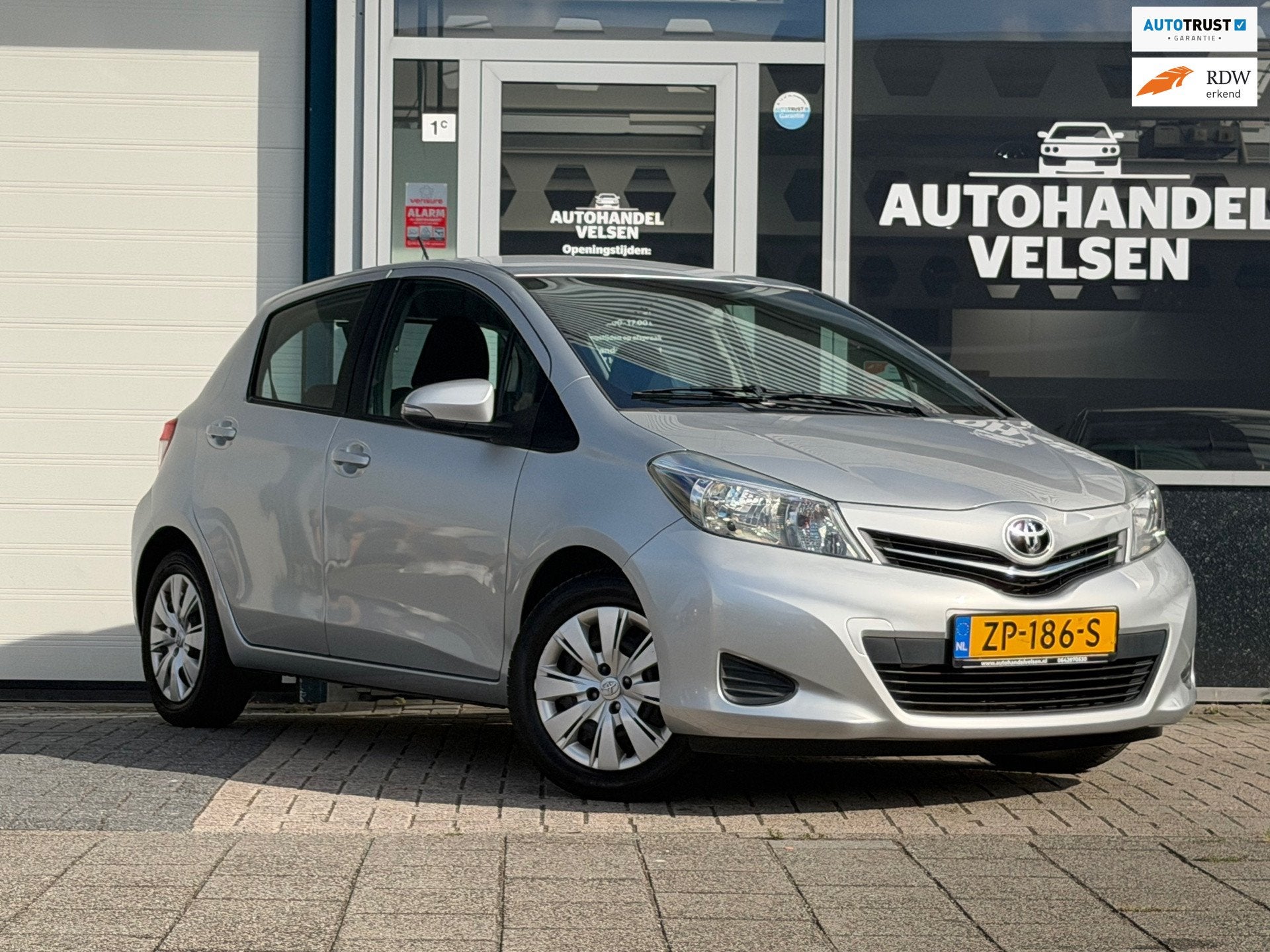 Toyota Yaris 1.3 VVT-i Dynamic/Automaat/Camera, Auto's, Euro 5, 4 cilinders, Bedrijf, 99 pk