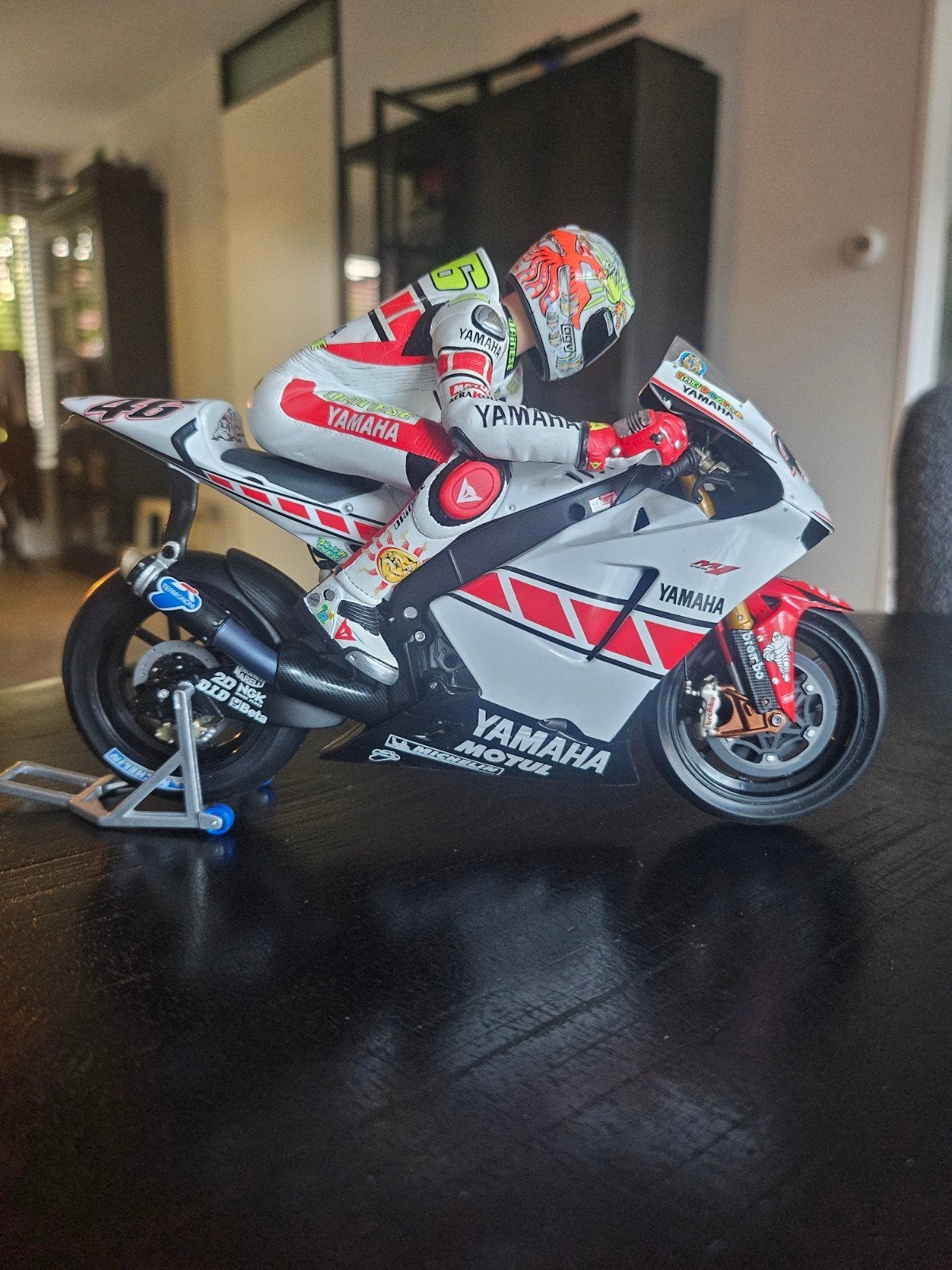 Minichamps valentino rossi 2005 wereld kampioen, Ophalen of Verzenden, Zo goed als nieuw