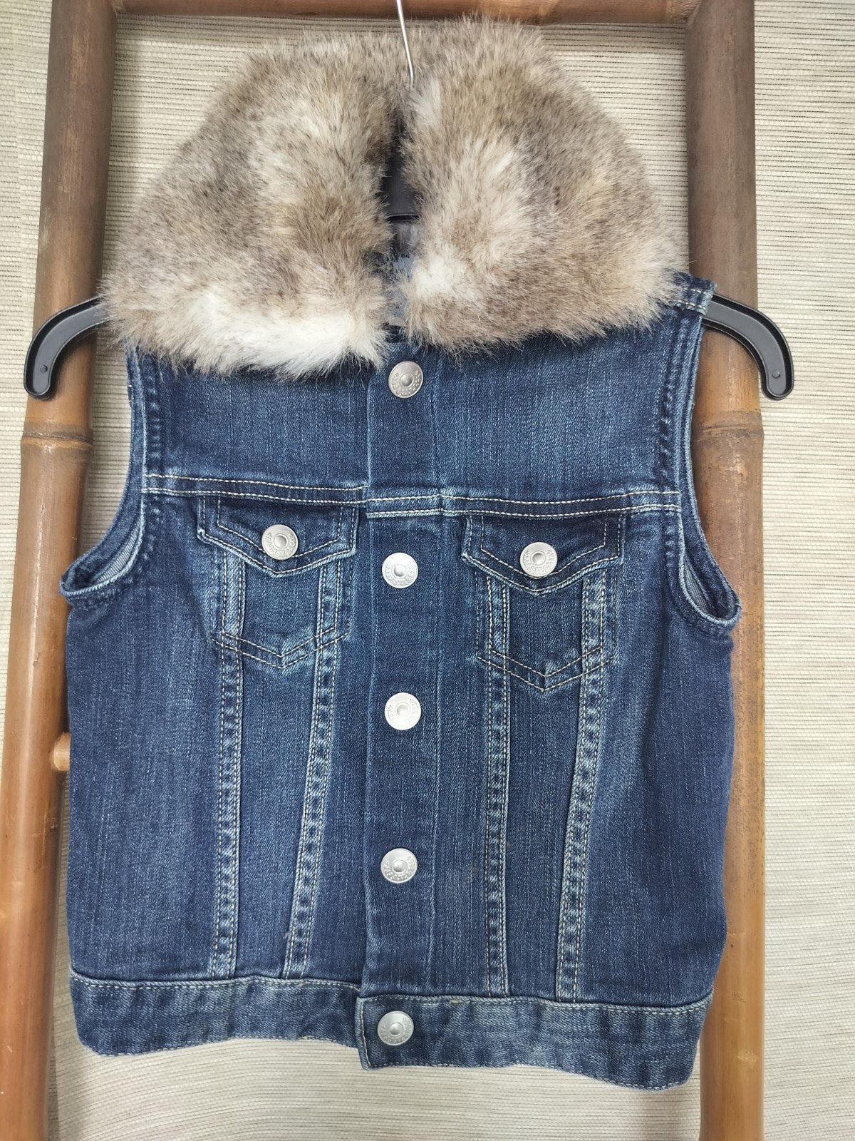 H&M bodywarmer met afneembare bonte kraag maat 128, Ophalen of Verzenden, Zo goed als nieuw