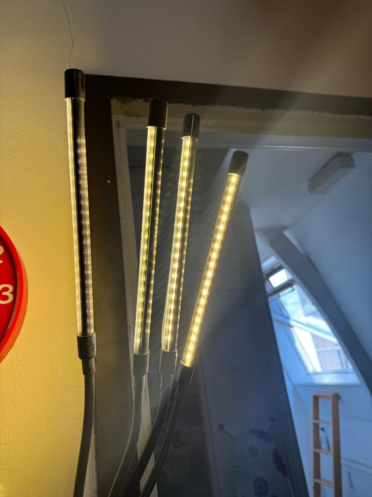 LED Groeilamp voor Planten - 4 koppen 4 Stuks, Ophalen, Zo goed als nieuw