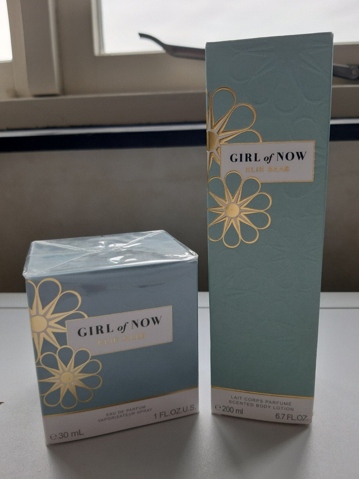 Elie Saab Girl Of Now Eau De Parfum 30ML  Plus Body Lotion 2, Verzenden, Nieuw