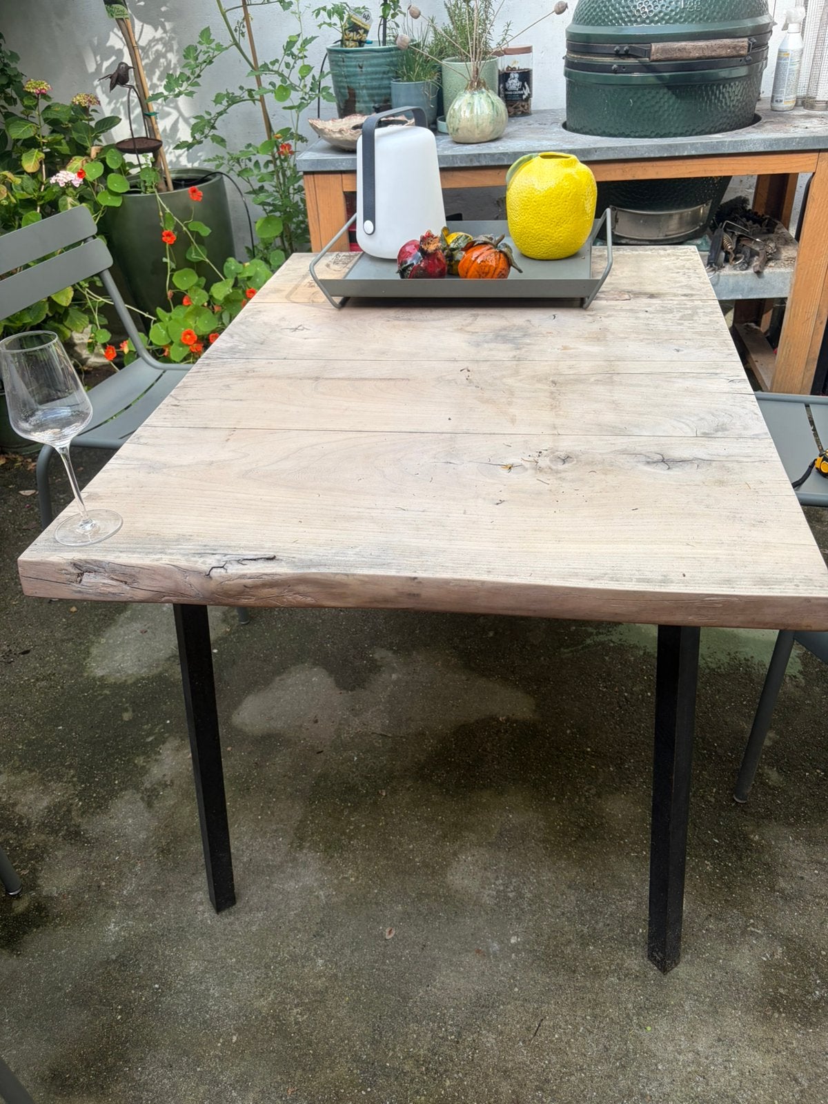 Tafel met metalen onderstel, Huis en Inrichting, Tafels | Eettafels, Ophalen, Gebruikt, Rechthoekig, Overige houtsoorten