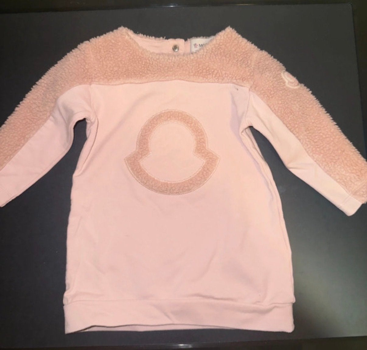 Moncler Roze Jurk met Teddy Details - Maat 9-12 Maanden, Ophalen of Verzenden, Zo goed als nieuw, Meisje
