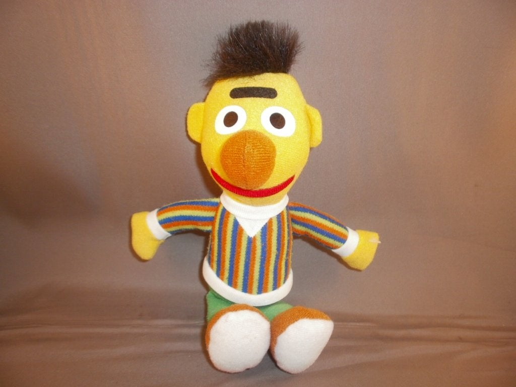 tyco sesamstraat Bert 20 cm groene benen geel hoofd/handjes, Overige karakters, Ophalen of Verzenden, Zo goed als nieuw, Middelgroot (20 tot 80 cm)