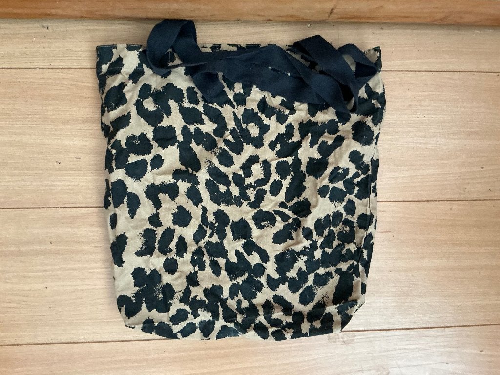 Te koop damestas met luipaard print, Sieraden, Tassen en Uiterlijk, Tassen | Damestassen, Ophalen of Verzenden, Handtas