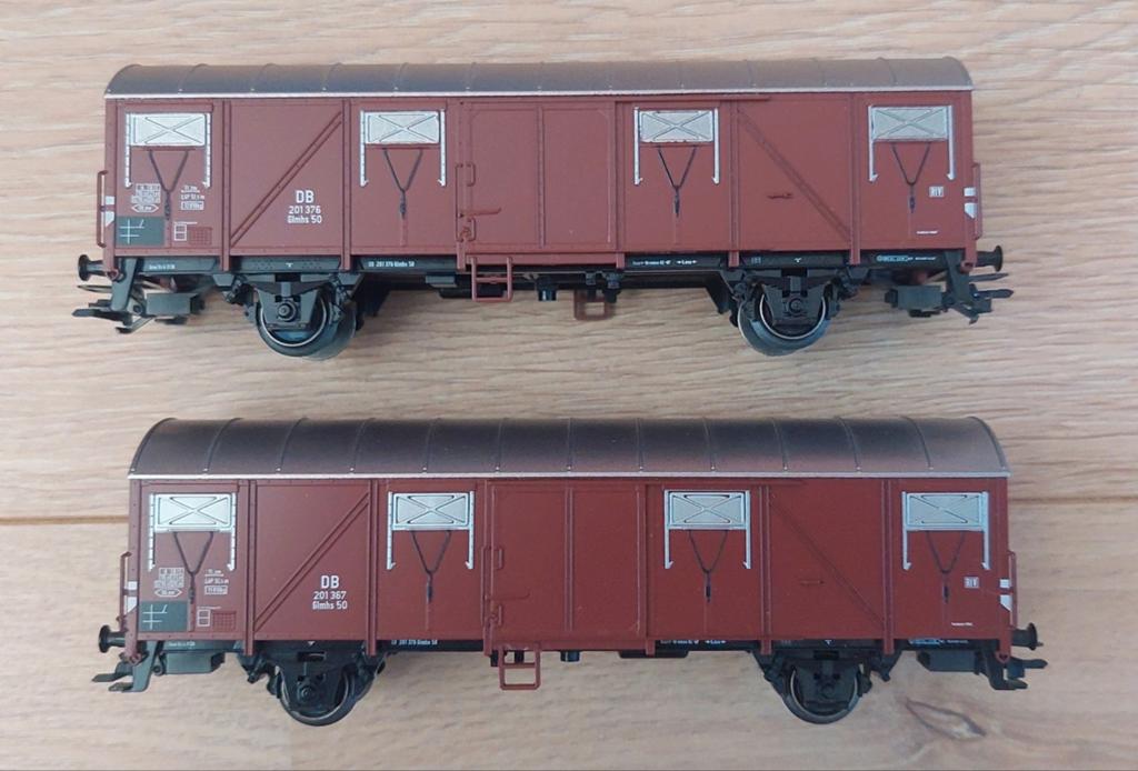Märklin Gesloten Goederenwagons (2 stuks), Wisselstroom, Gebruikt, Wagon, Ophalen of Verzenden