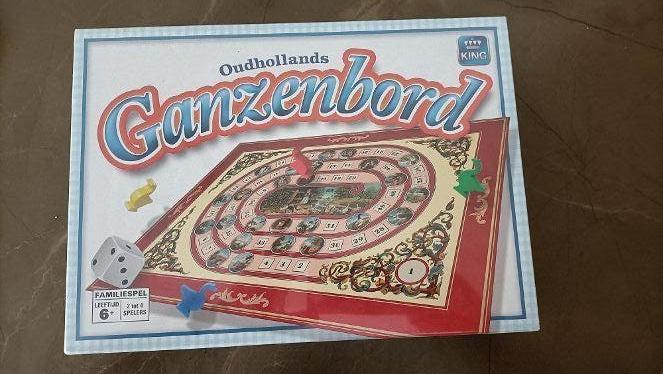 Nieuw nog in folie,  oud ganzenbord spel, Drie of vier spelers, Ophalen of Verzenden, Nieuw