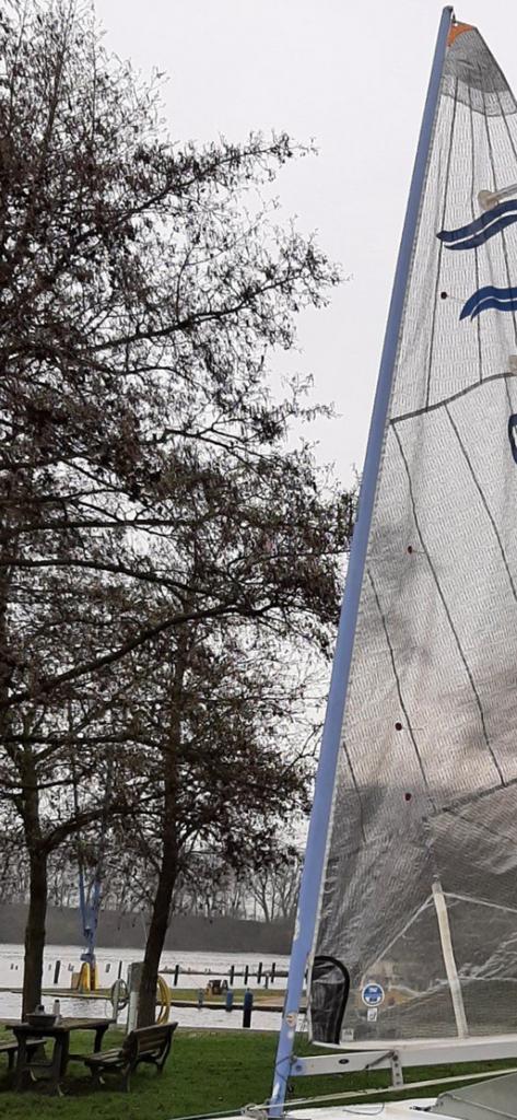 Finnjol mast Carbon, Watersport en Boten, Ophalen, Geen motor, Diesel, Zo goed als nieuw