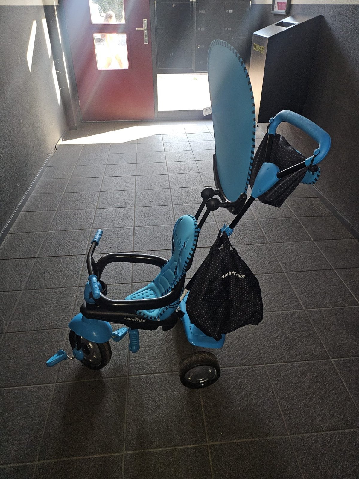 Smart Trike driewieler met duwstang en zonnescherm, Ophalen, Zo goed als nieuw, Trommelrem, Duwstang