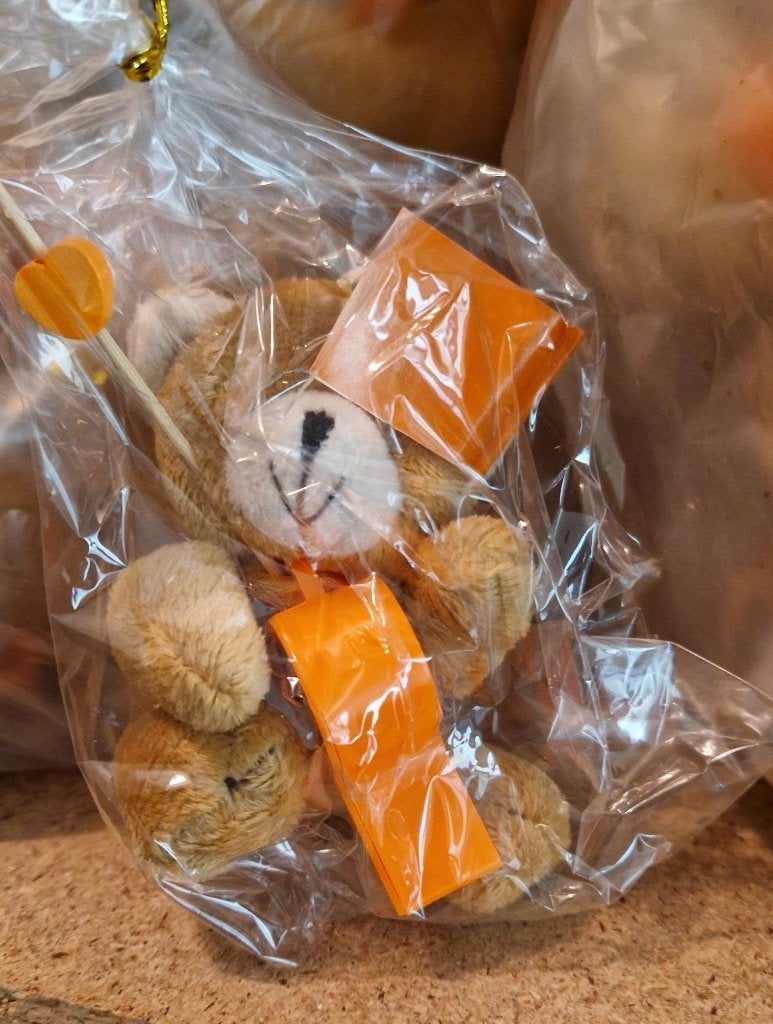 Oranje voetbal beertjes sleutelhangers, Verzenden, Nieuw, Feestartikel, Oranje of Koningsdag