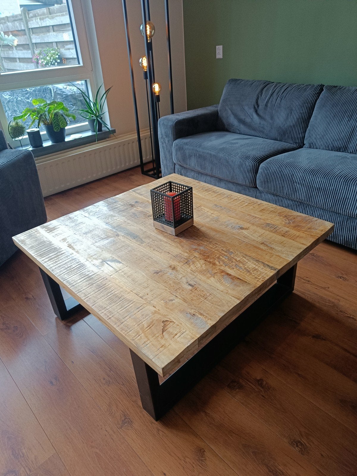 Salontafel van mangohout  100x100 cm. met metalen onderstel, Gebruikt, 50 tot 100 cm, Vierkant, 50 tot 100 cm
