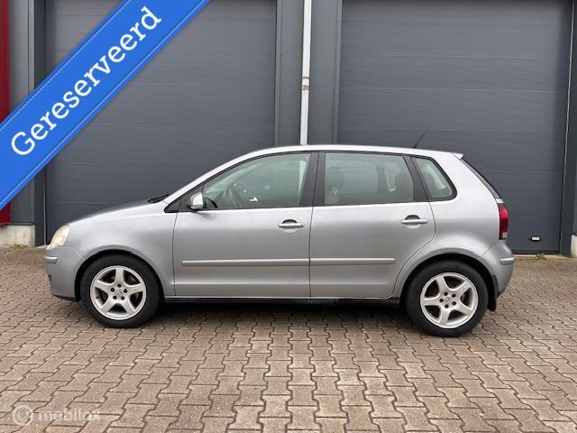Volkswagen Polo 1.4-16V Sportline / AUTOMAAT / Handsfree, Gebruikt, Met garantie (alle), Bedrijf, 1033 kg