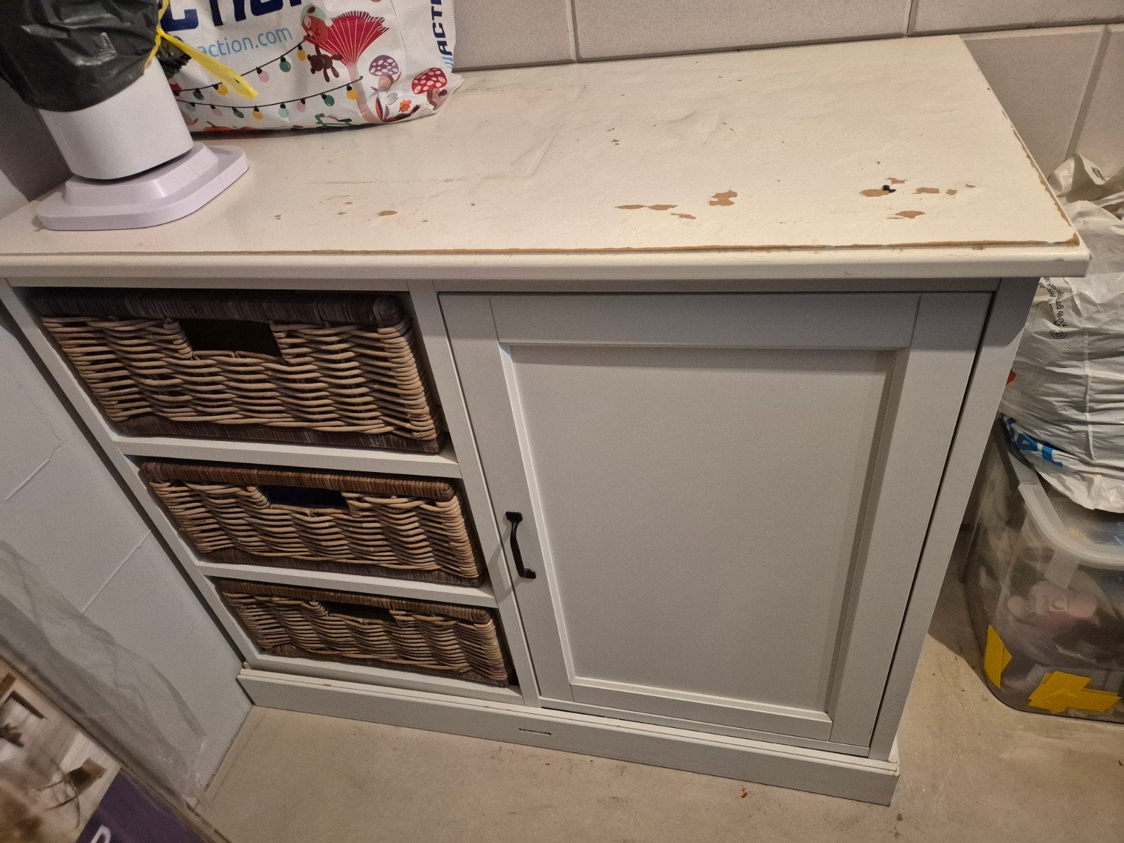 Kastje met rieten manden - opknapper, Ophalen, Gebruikt, 50 tot 75 cm, Met lade(s)