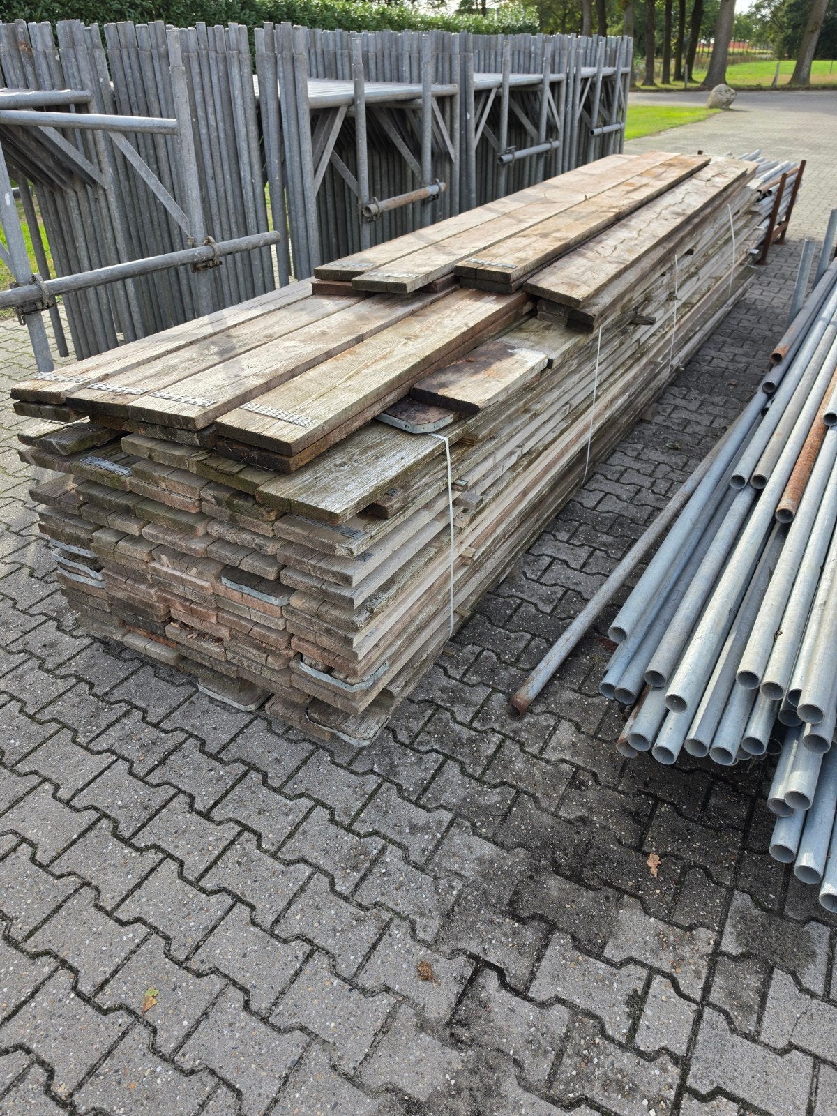 Foto 10 van Grote complete Gevelsteiger Te Koop (H-jukken buizen klemmen