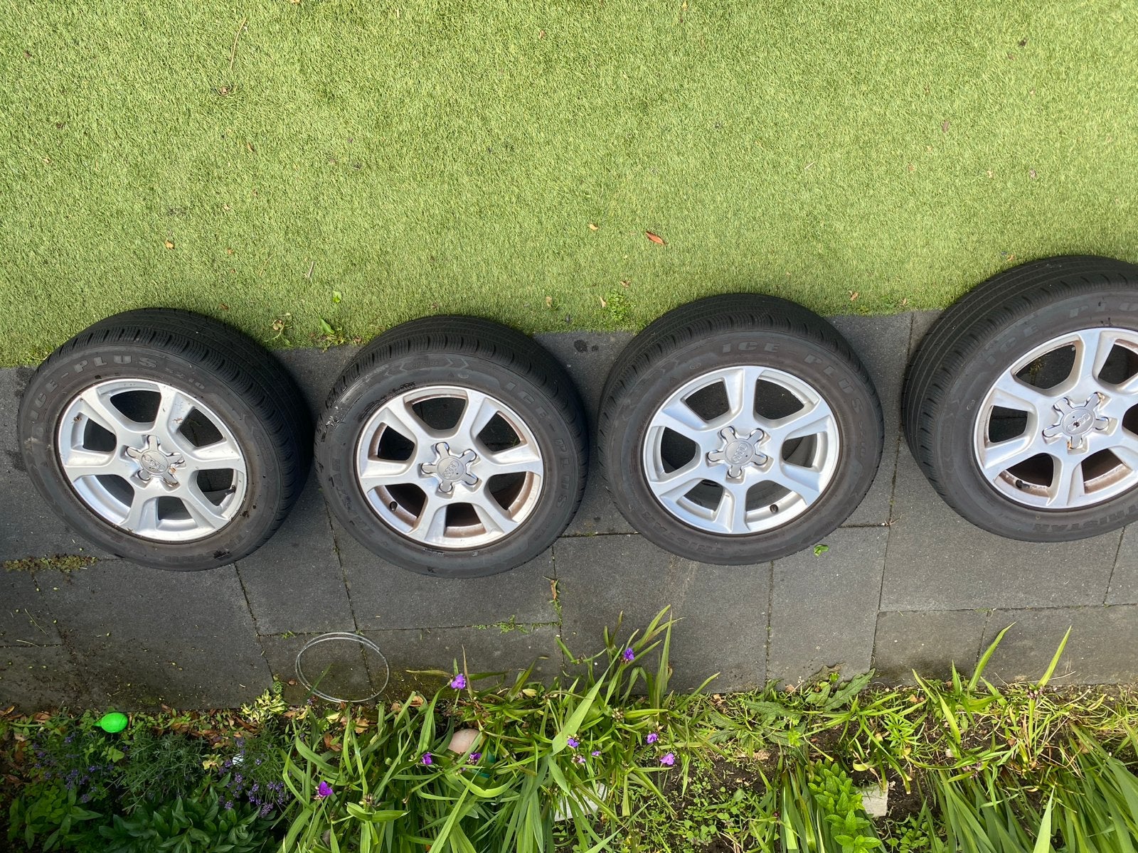 Audi Velgen met Tristar Ice Plus S110 banden steekmaat 5x12, Auto-onderdelen, Banden en Velgen, Ophalen, Gebruikt, Banden en Velgen