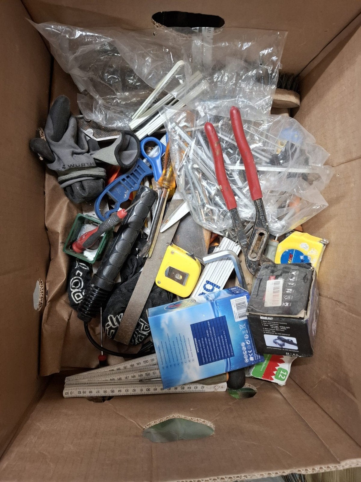 Grote doos met divers gereedschap en accessoires, Doe-het-zelf en Verbouw, Ophalen of Verzenden, Gebruikt, Tang, Overige merken