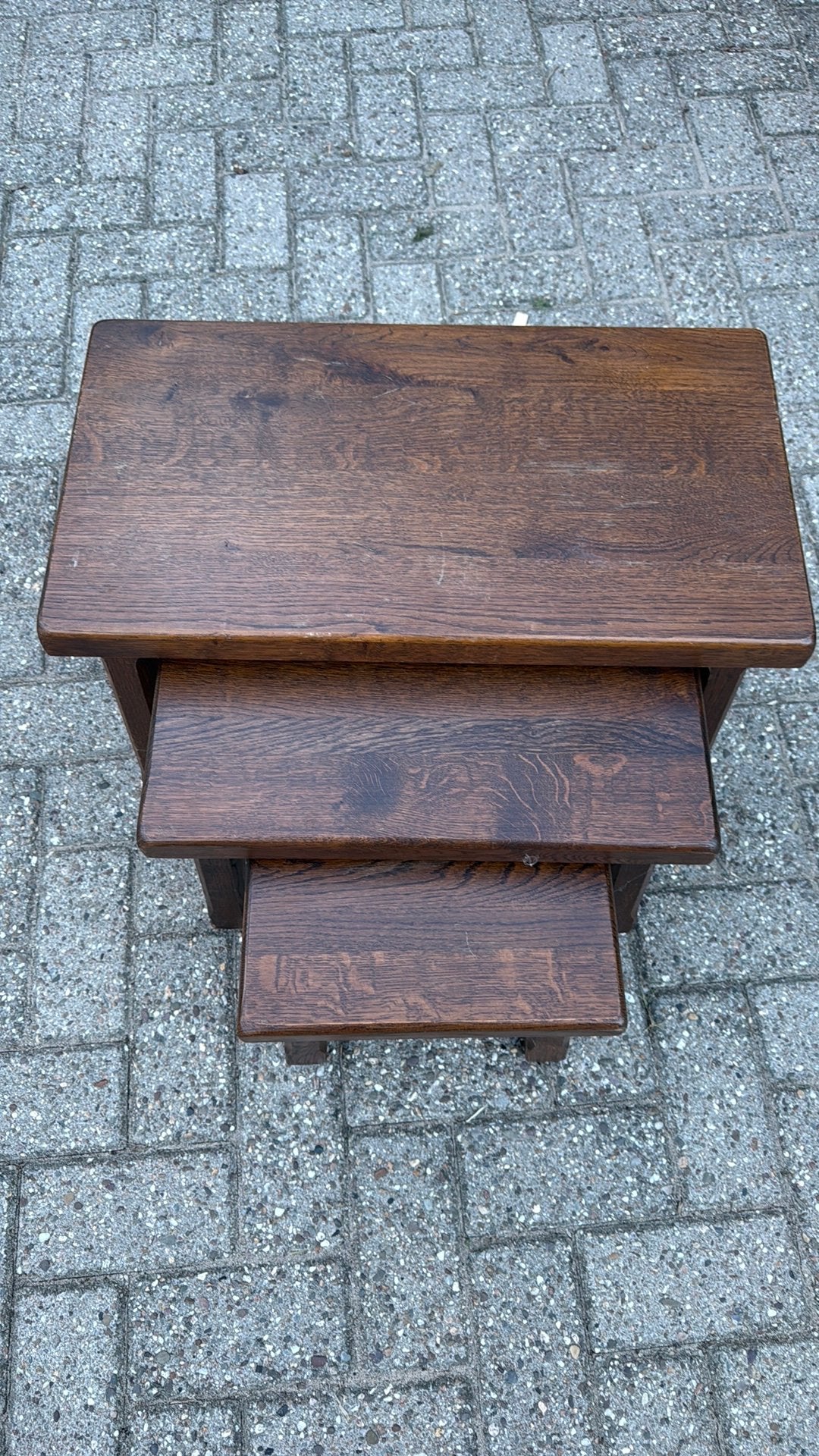 Set van 3 donker eiken krukjes/bijzettafels, Ophalen, Gebruikt, Hout