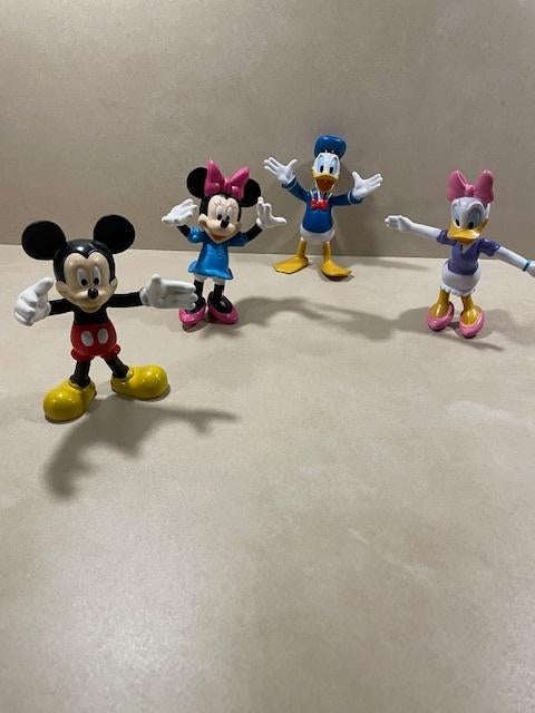 4 st. NIEUWE Disney figuren, Ophalen of Verzenden, Donald Duck, Nieuw, Beeldje of Figuurtje