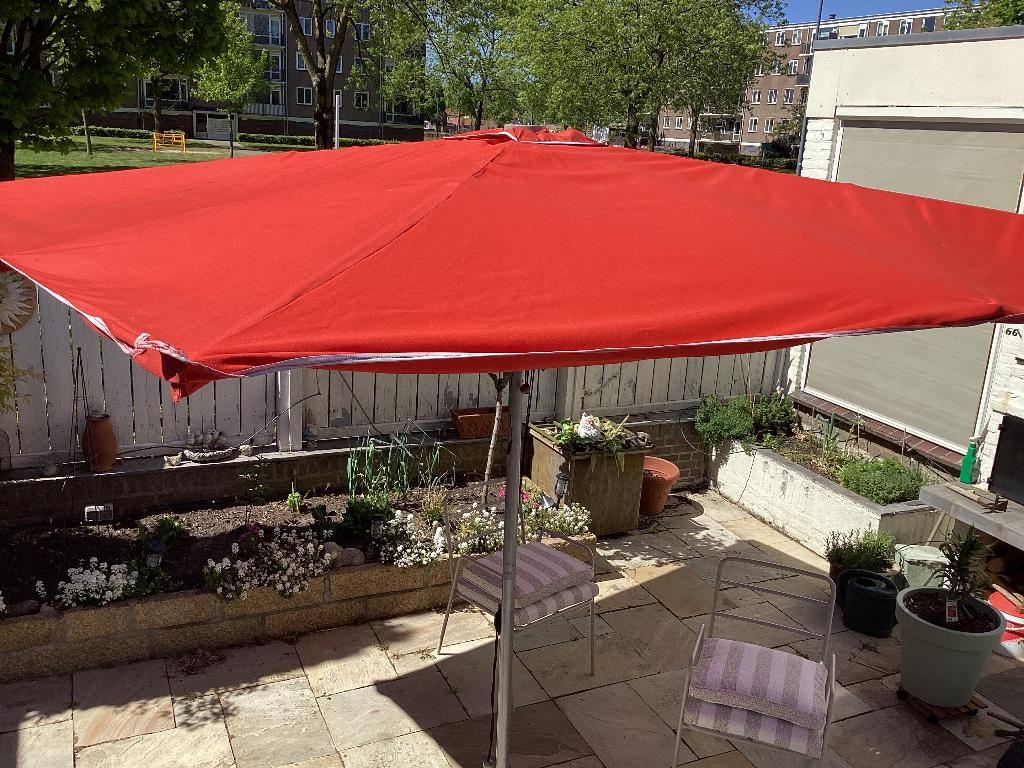 Tuinparasol, Ophalen, Gebruikt