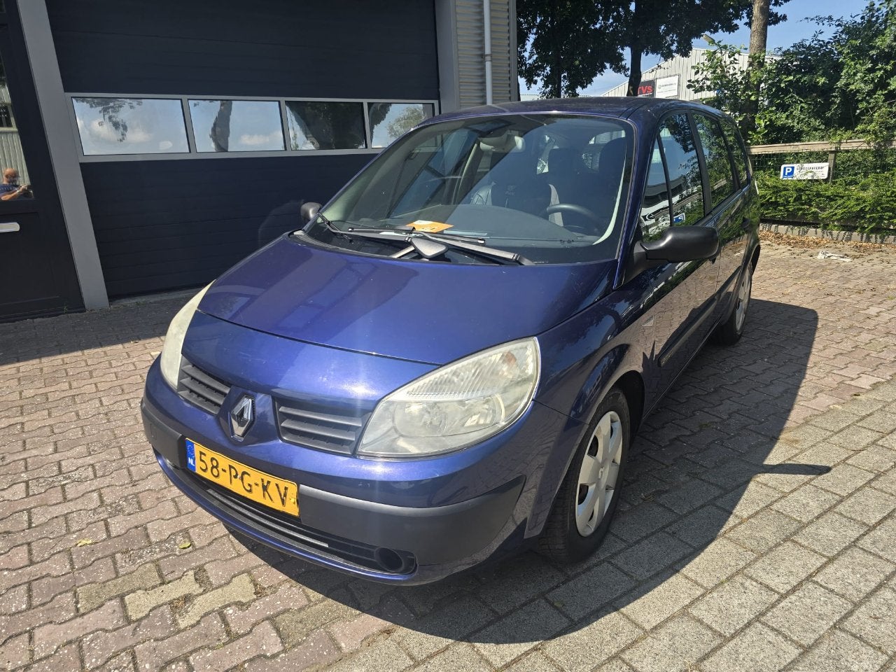 Renault Grand Scénic 2.0 16V AUTOMAAT 7 PERSONEN7 PERSONEN, Auto's, 1998 cc, 135 pk, 4 cilinders, 1505 kg