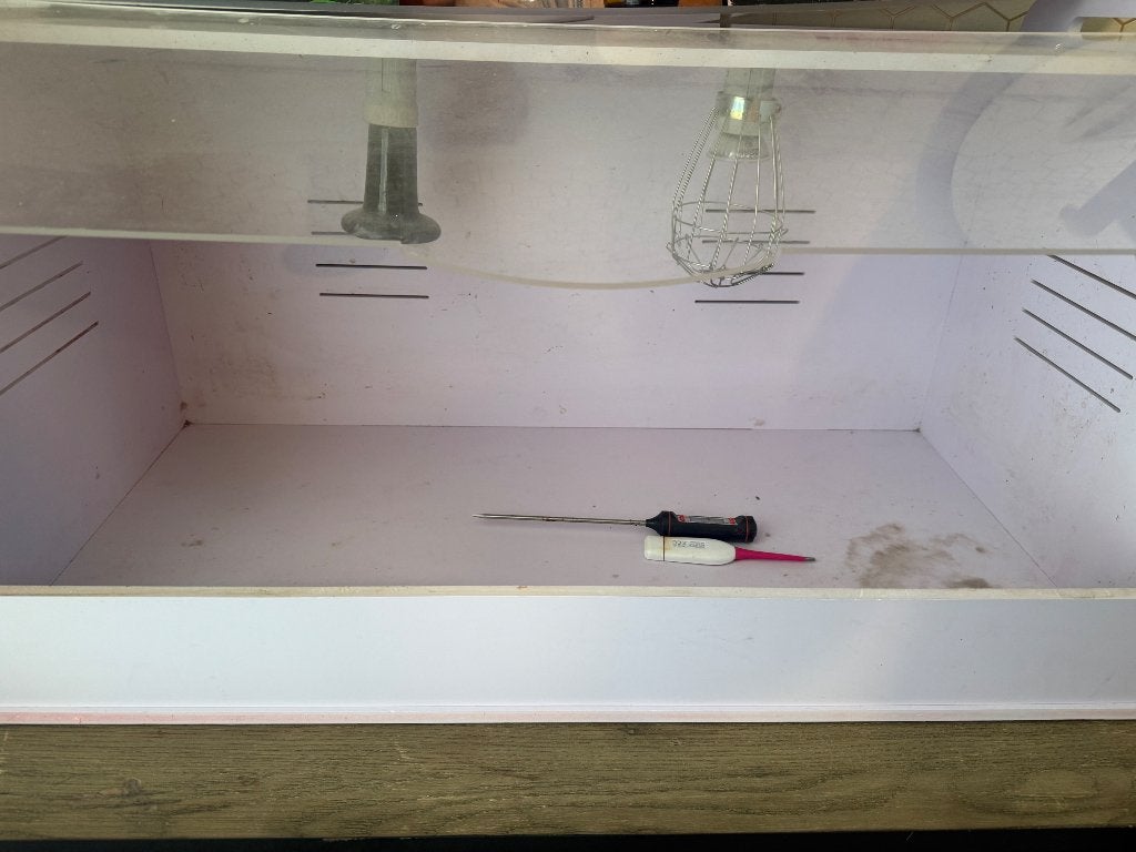 Broedkooi met verlichting en verwarming, Ophalen, Zo goed als nieuw, Hout, Broedkooi of Kweekkooi