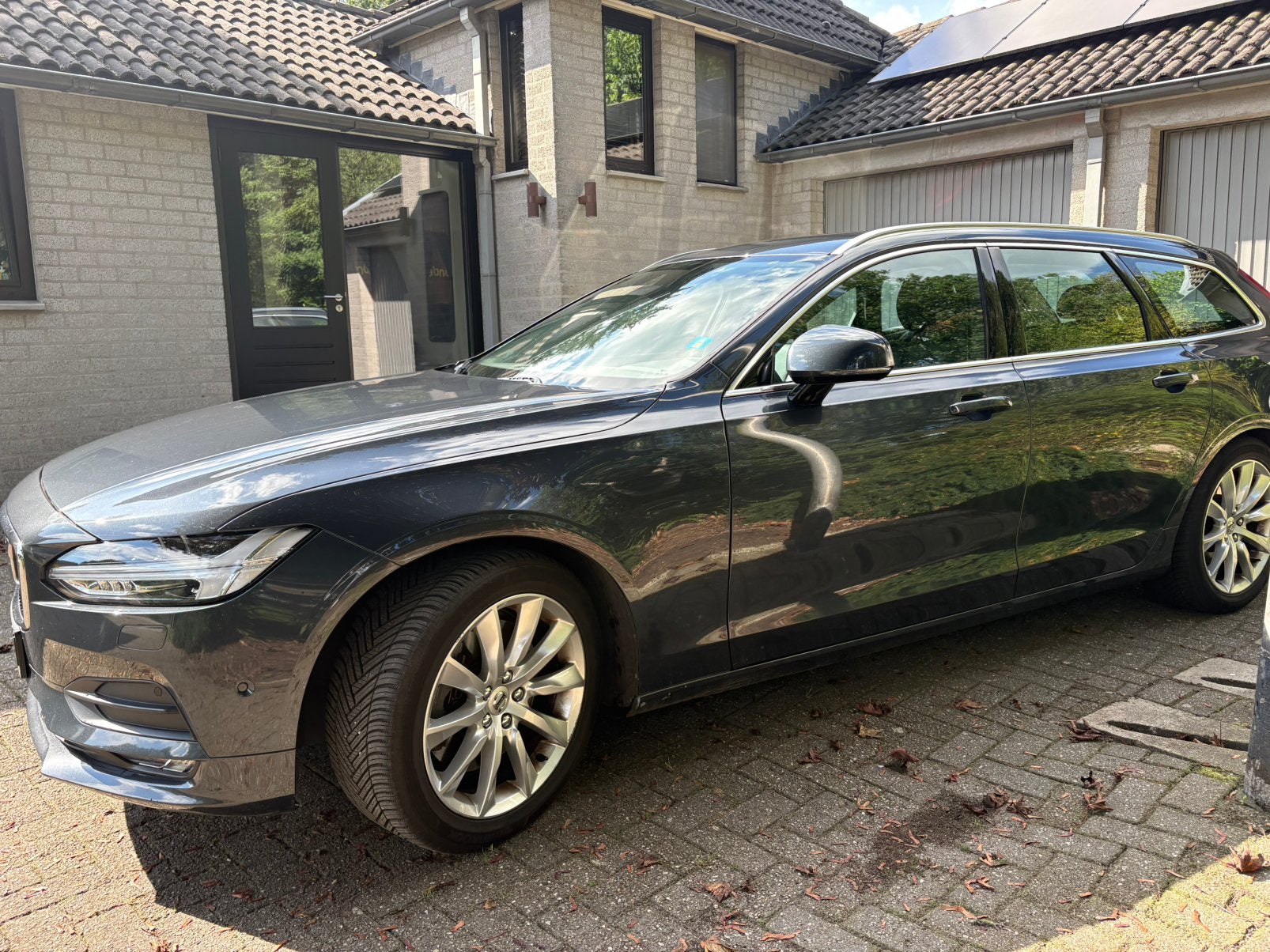 Volvo V90 2.0 T5 Geartronic 2017 Grijs, 15 km/l, Zwart, 1969 cc, Stationwagon