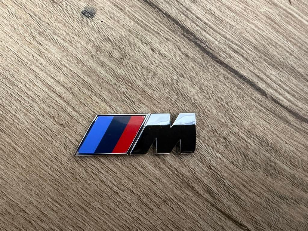 BMW M Logo Embleem Badge Zijpaneel Chrome 4.5 CM X 1.5 CM, Auto diversen, Autostickers, Ophalen of Verzenden