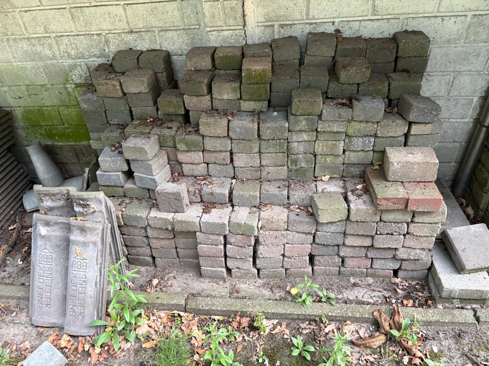 Gratis ophalen Stapel cobblestones 10-10 cm,, Tuin en Terras, Ophalen, Gebruikt, Beton, Klinkers