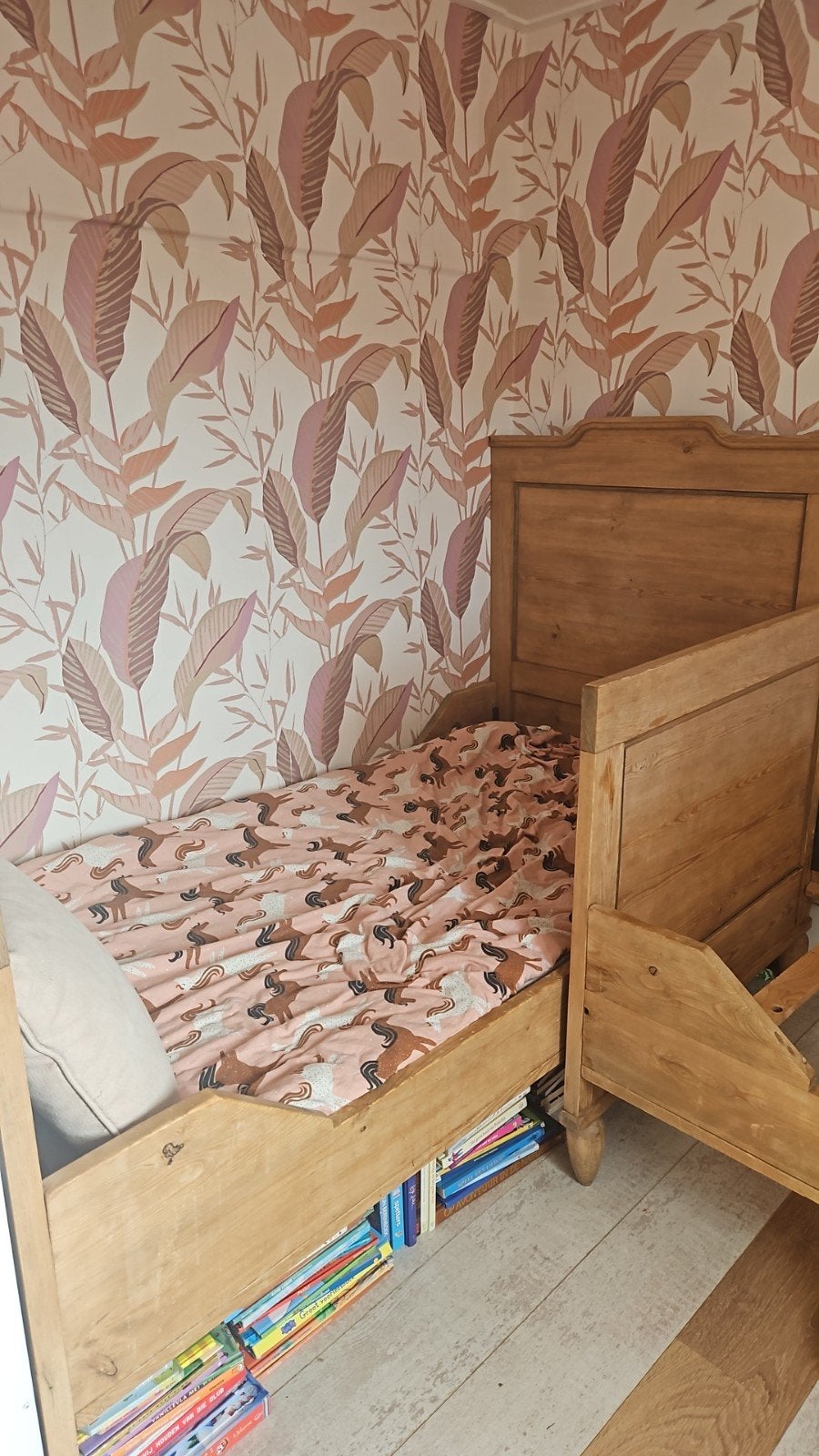 Twee dezelfde vintage bedden, Eenpersoons, Bruin, Ophalen of Verzenden, 200 cm