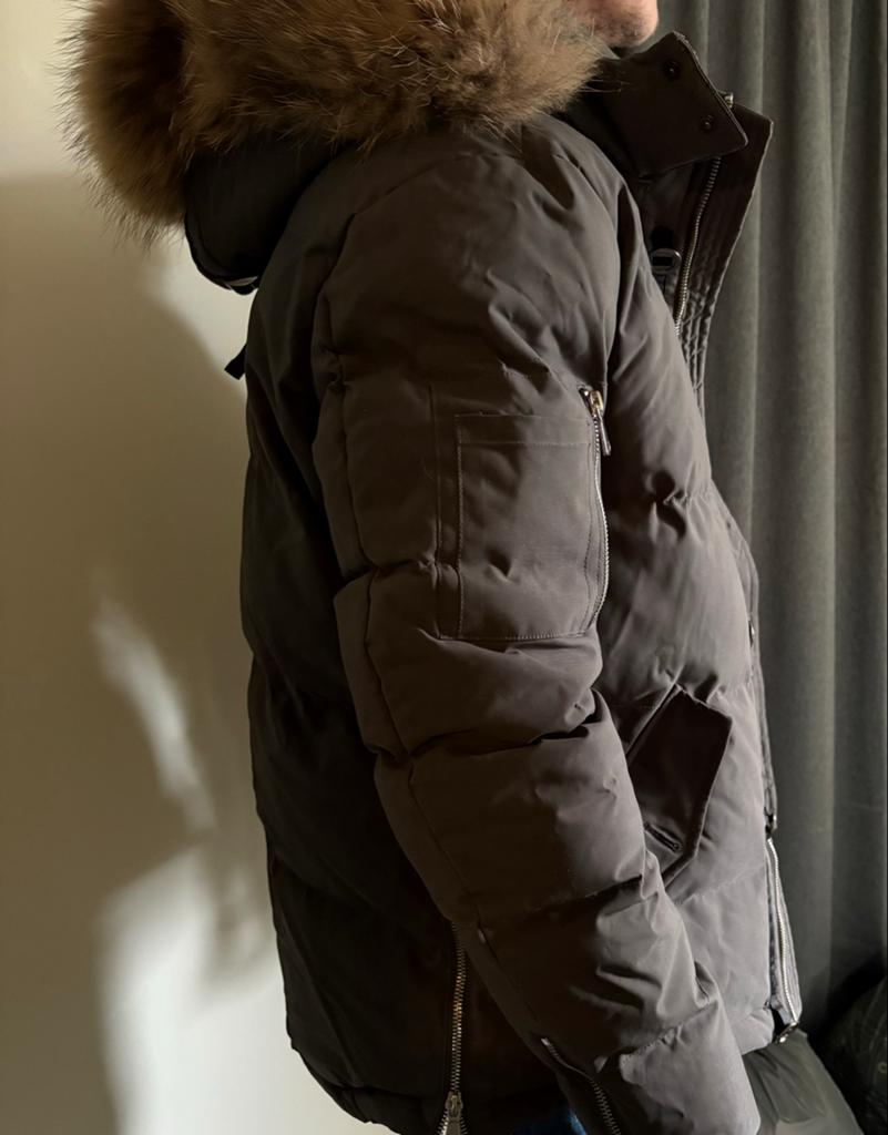 Donkergrijze winterjas met bontkraag - Maat M, Ophalen of Verzenden, Zo goed als nieuw, Maat 48/50 (M), Grijs