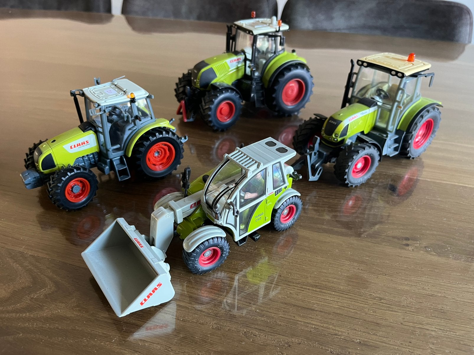 Kwartet Claas tractors en verrijker Siku UH, Ophalen of Verzenden, Zo goed als nieuw, Tractor of Landbouw, SIKU