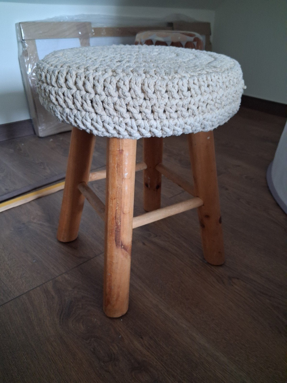 Krukje met gebreide bovenkant, Ophalen, Gebruikt, Hout