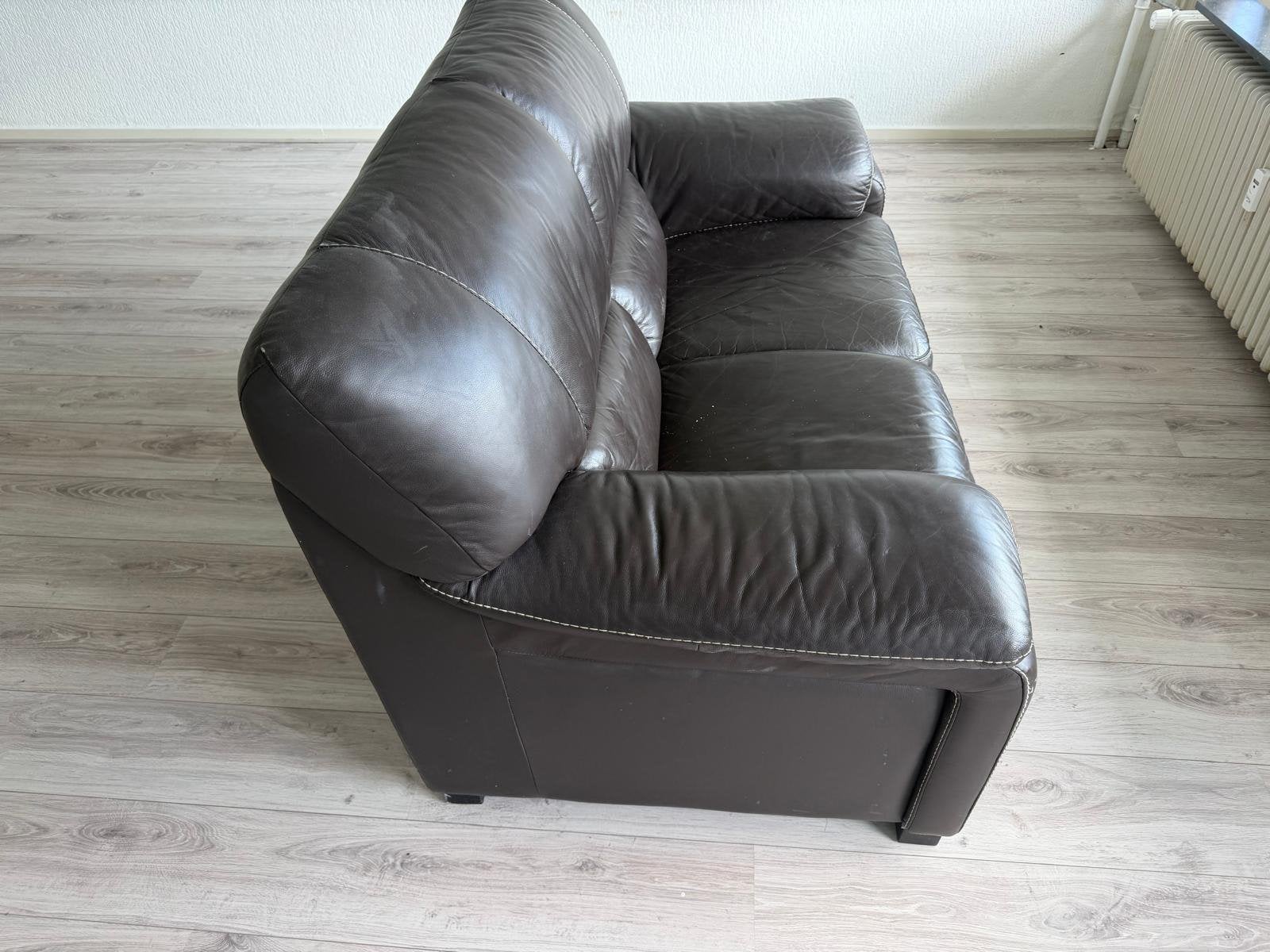 2 zits leren bank Gratis!, Ophalen, Zo goed als nieuw, 75 tot 100 cm, Tweepersoons