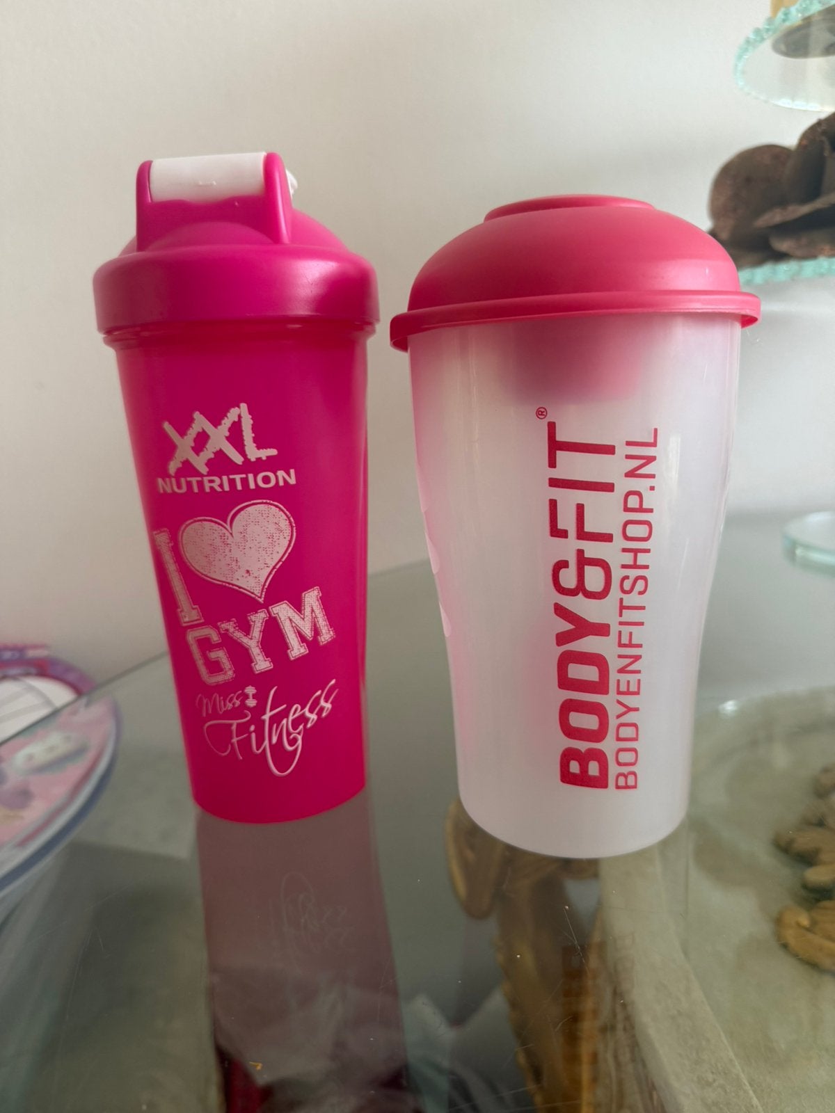 2 shakers roze v Body& Fit en XXL Nutrition, Ophalen of Verzenden, Nieuw