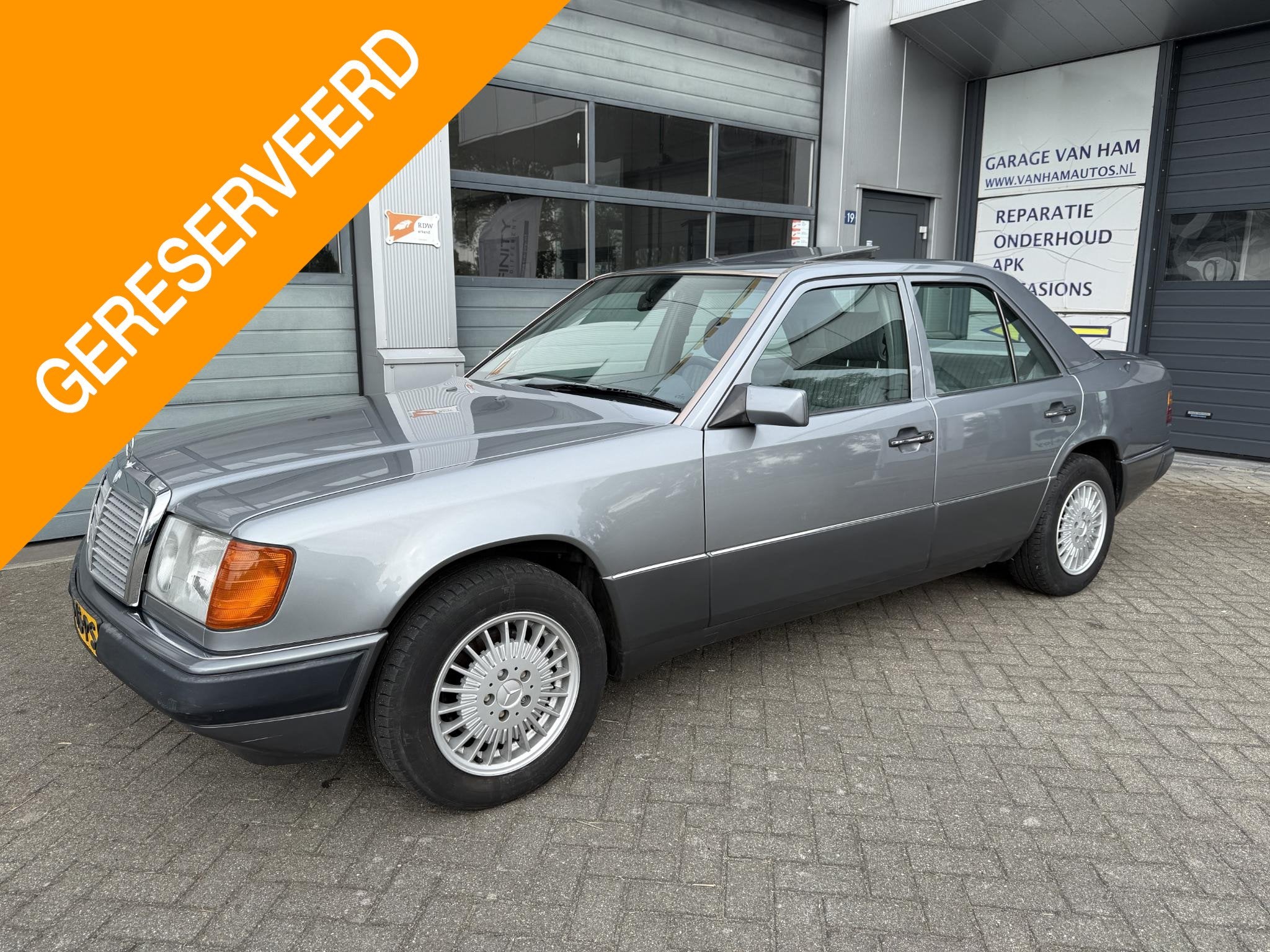 Mercedes-Benz 200-500 (W124) 230 E Gereserveerd, Auto's, Automaat, Gebruikt, 4 cilinders, Bedrijf