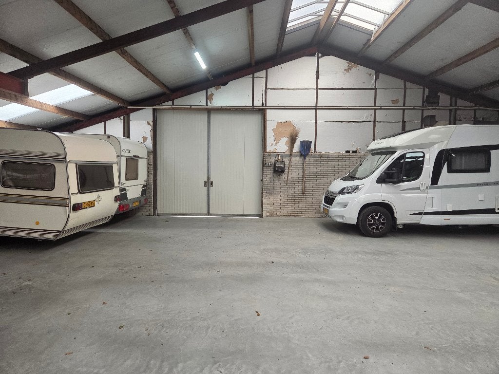 nog plaats in stalling, Caravans en Kamperen