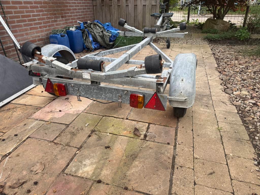 Boot trailer 3,70m, Watersport en Boten, Ophalen, Minder dan 1500 kg, Gebruikt, Met rollen