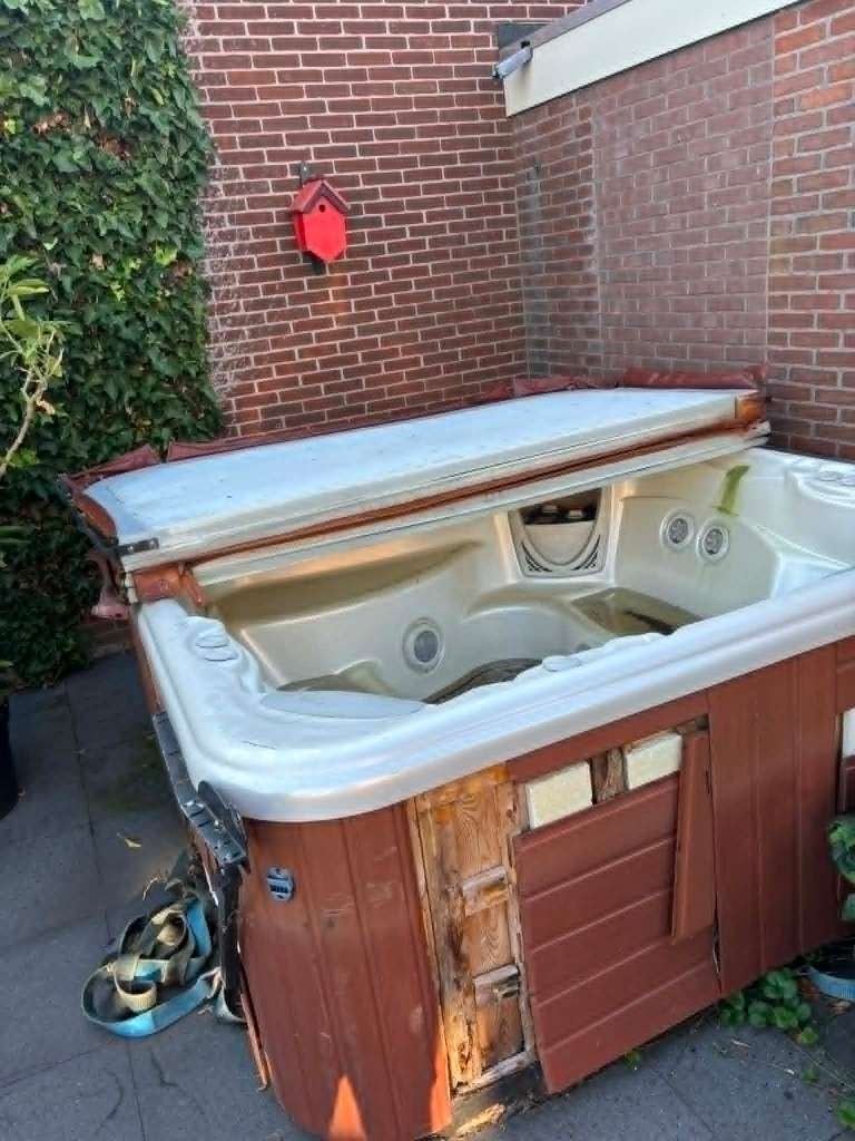 opknapper jacuzzi gratis ophalen, Ophalen, Gebruikt, Vast