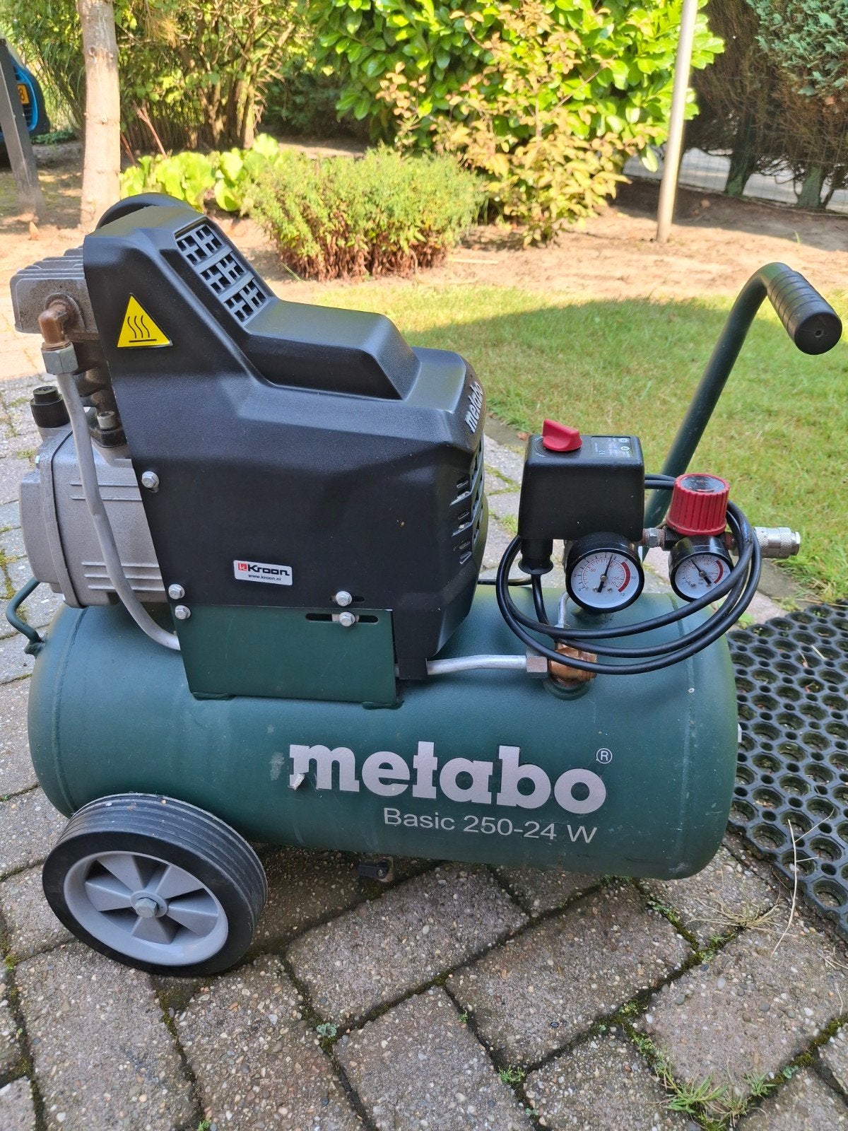 Metabo Basic 250-24 W Compressor - Zo goed als nieuw, 6 tot 10 bar, Ophalen of Verzenden, Zo goed als nieuw, 25 tot 100 liter